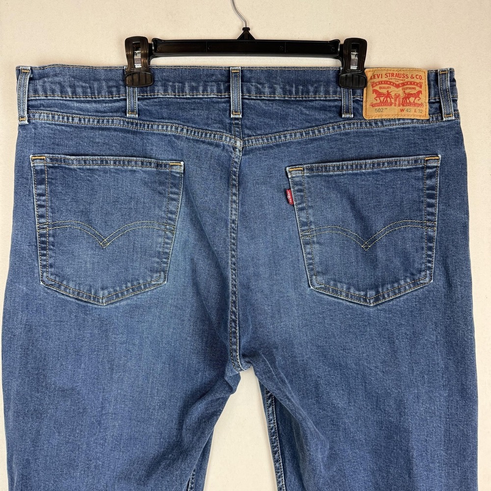 Levi's 502 Jeans Mens 42x32 Blue Medium Wash Regular Tapered Leg Stretch Denim - Picture 11 of 16